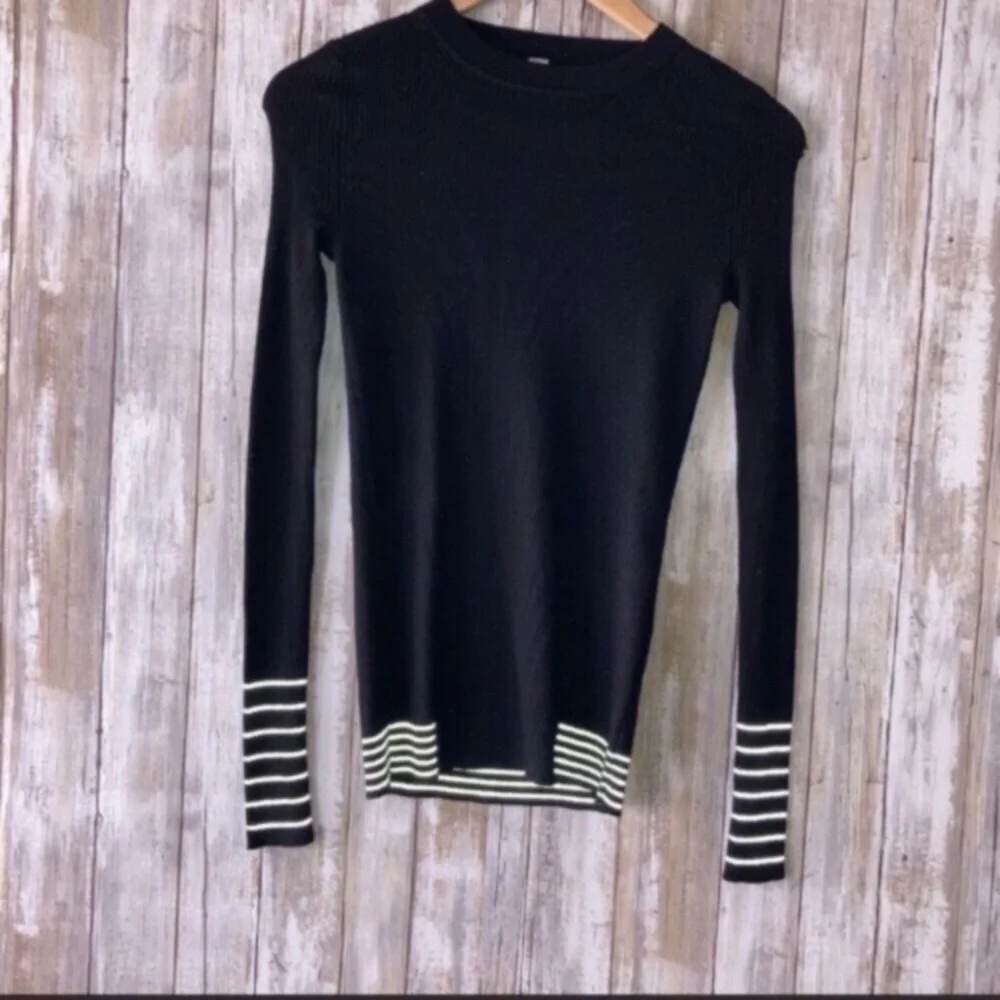 Athleta Black Long Sleeve Sweater - Picture 1 of 4